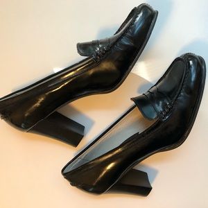 MICHAEL KORS Leather Penny Loafers Heels EUC